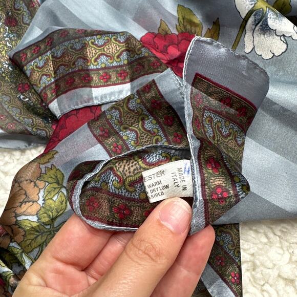 Floral Romantic Silky Scarf Made in Italy Lightweight Girly Rose S14 - Picture 4 of 10